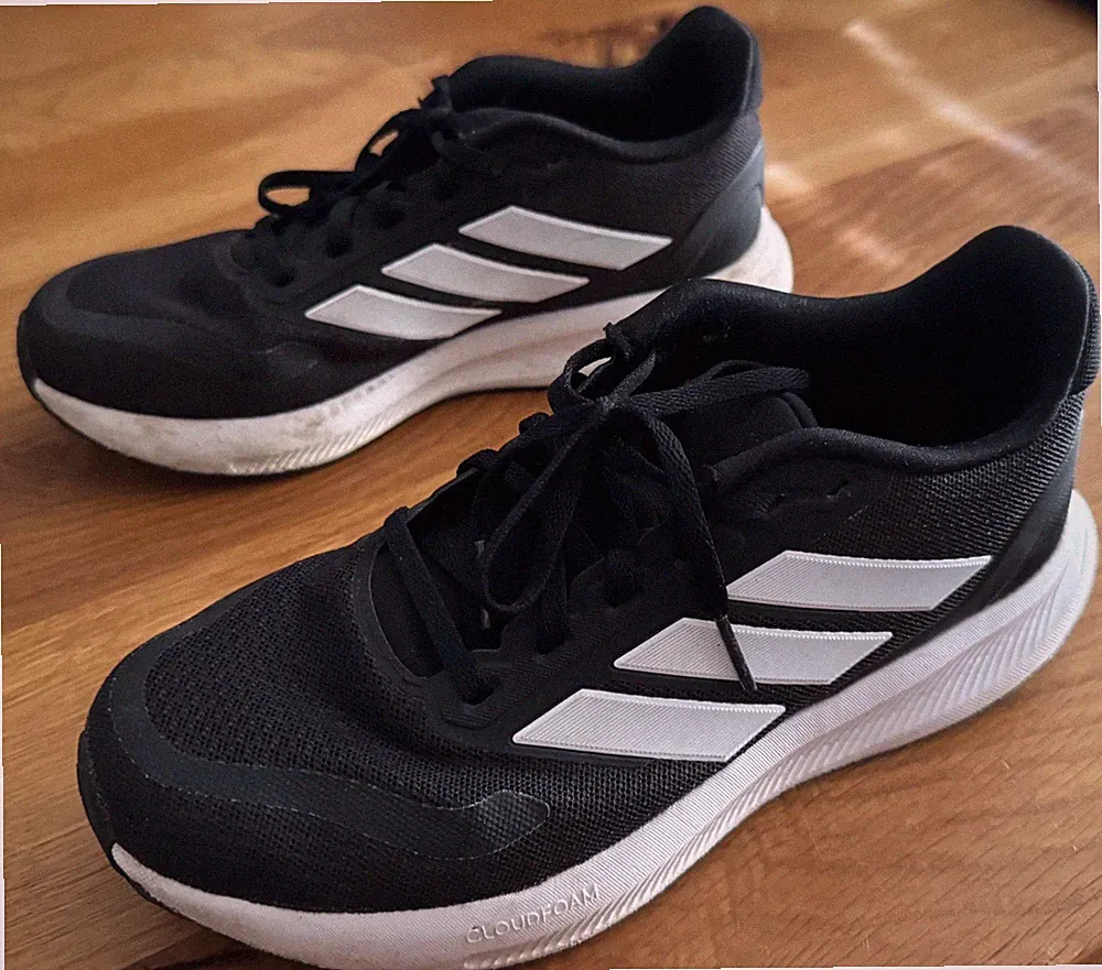 ADIDAS Damen Laufschuh Trainingsschu Fitnesssneaker Runfalcon 5 Gr. 38
