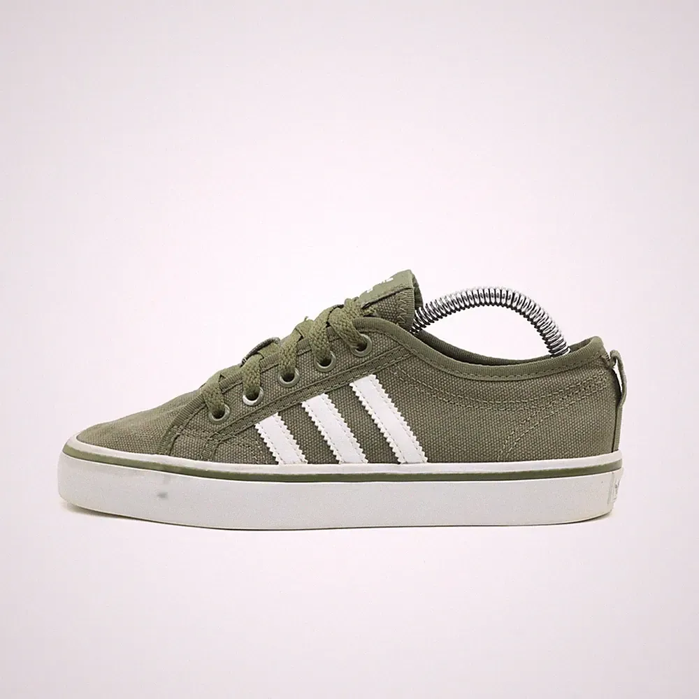 adidas Damen Nizza Schuh olivgrü Canvas Low Top Atmungsaktiv Sneaker EU 36⅔