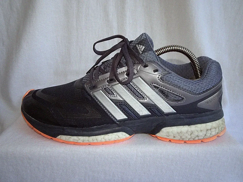 adidas Damen Response Boost Tech Laufschuhe Sportschuhe EU 41 1/3 Sneaker B39889