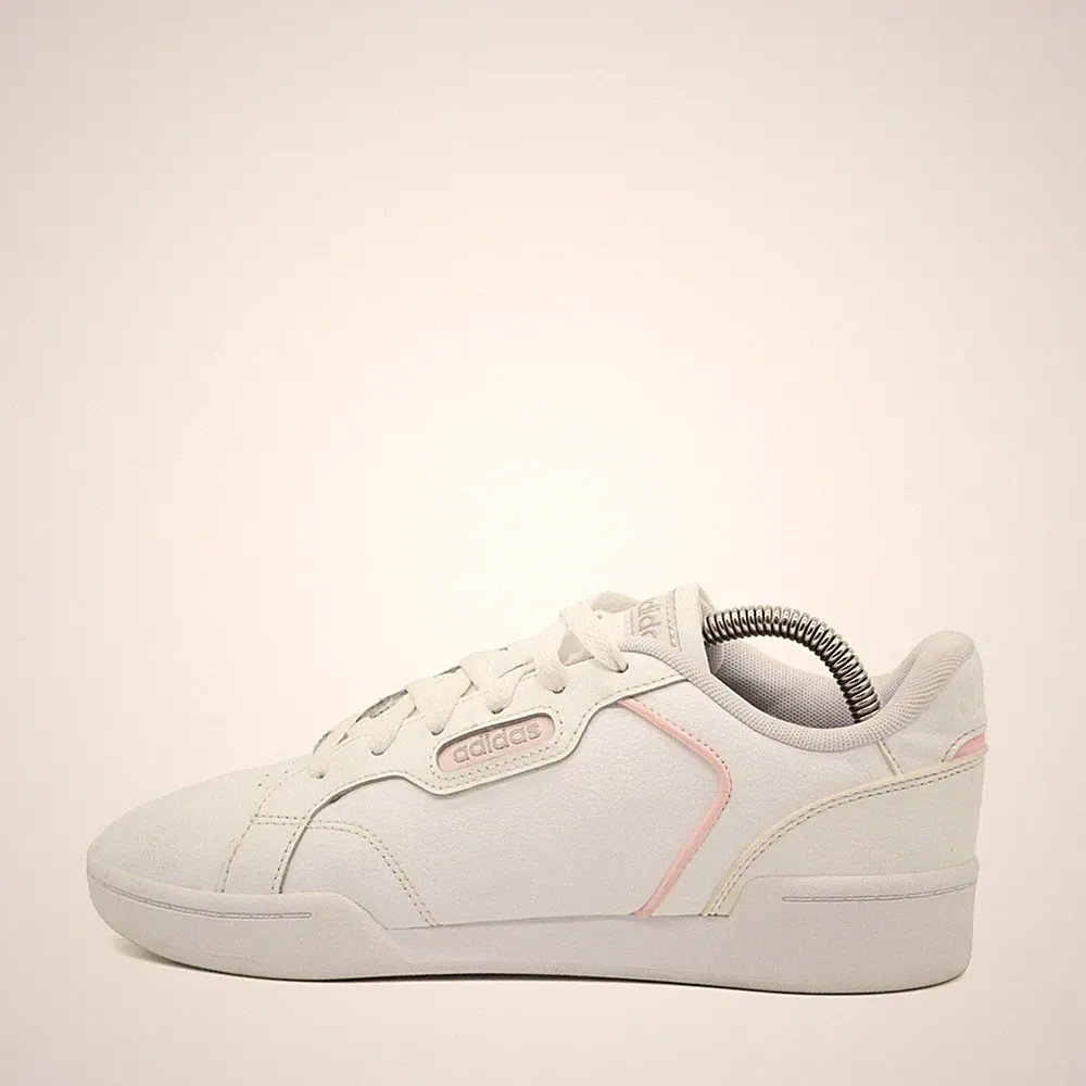 adidas Damen Retro Court Sneaker weiß/rosa Leder Bequeme Innensohle EU 38