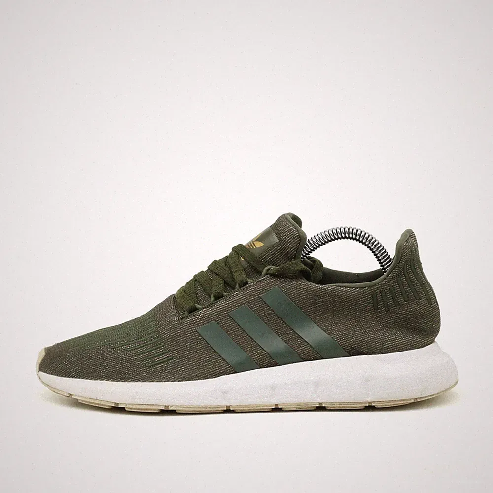 adidas Damen Swift Run Laufschuhe olivgrü Textil Low-Top Sneaker EU 38 2/3