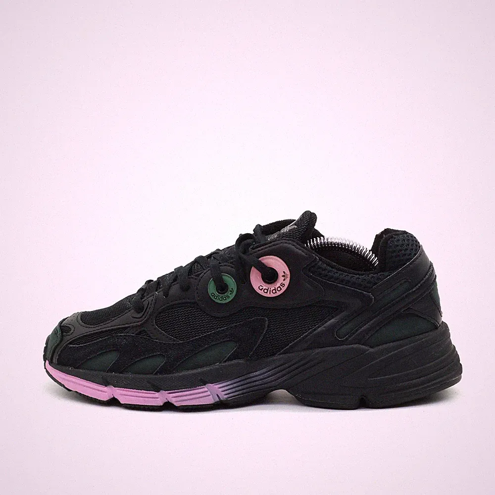 adidas Damen Yung-1 Schuh Schwarz/Pink/Grü Mesh/Wildleder Sneaker EU 39 1/3