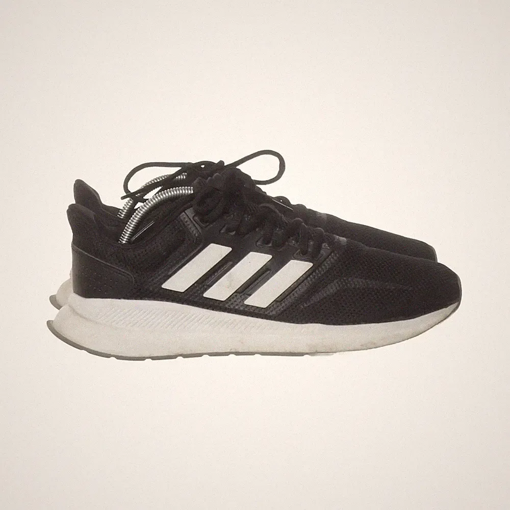 Adidas, Laufschuhe, Größe: 40 1/2, Schwarz/Weiß, Unisex (Erwachsene) #hOS