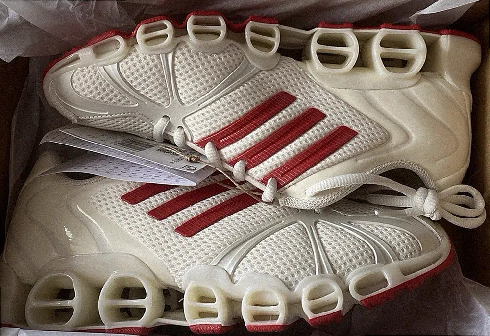 adidas Mega Ghostride W Damen Laufschuhe Sneaker Weiß/Rot EU 38,5