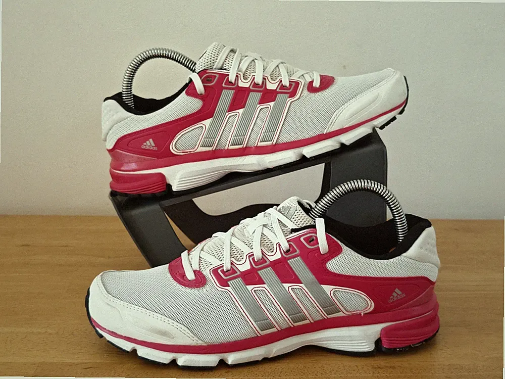 Adidas Nova Cushion Laufschuhe Turnschuhe UK 6 EU 391/3 weiß pink