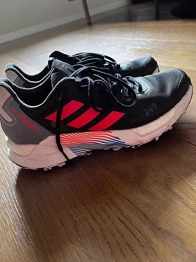 Adidas Terrex Lightstrike Damen-Laufschuhe / Trailrunning-Schuhe, Größe 38, UK5