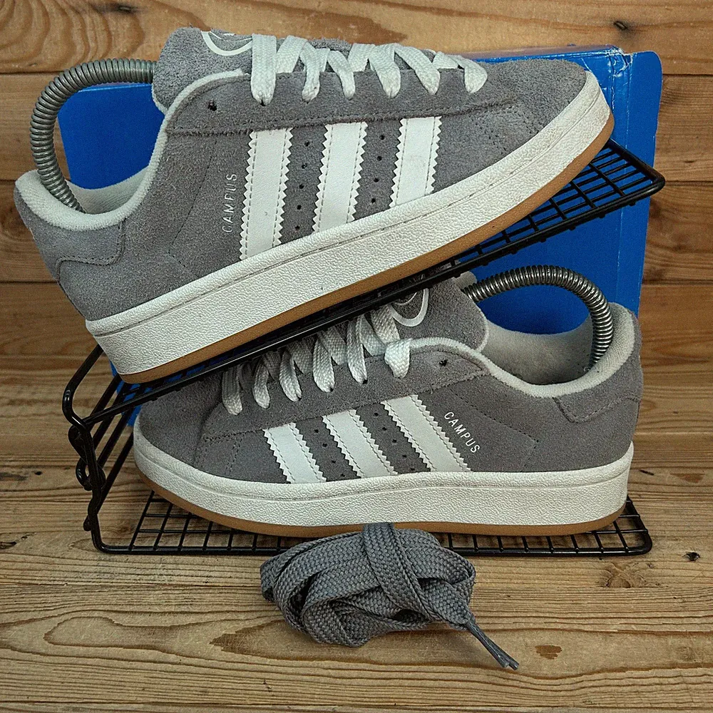 Adidas Turnschuhe Damen Größe UK 3,5 Campus 00s grau weiß Wildleder Originals Schuhe