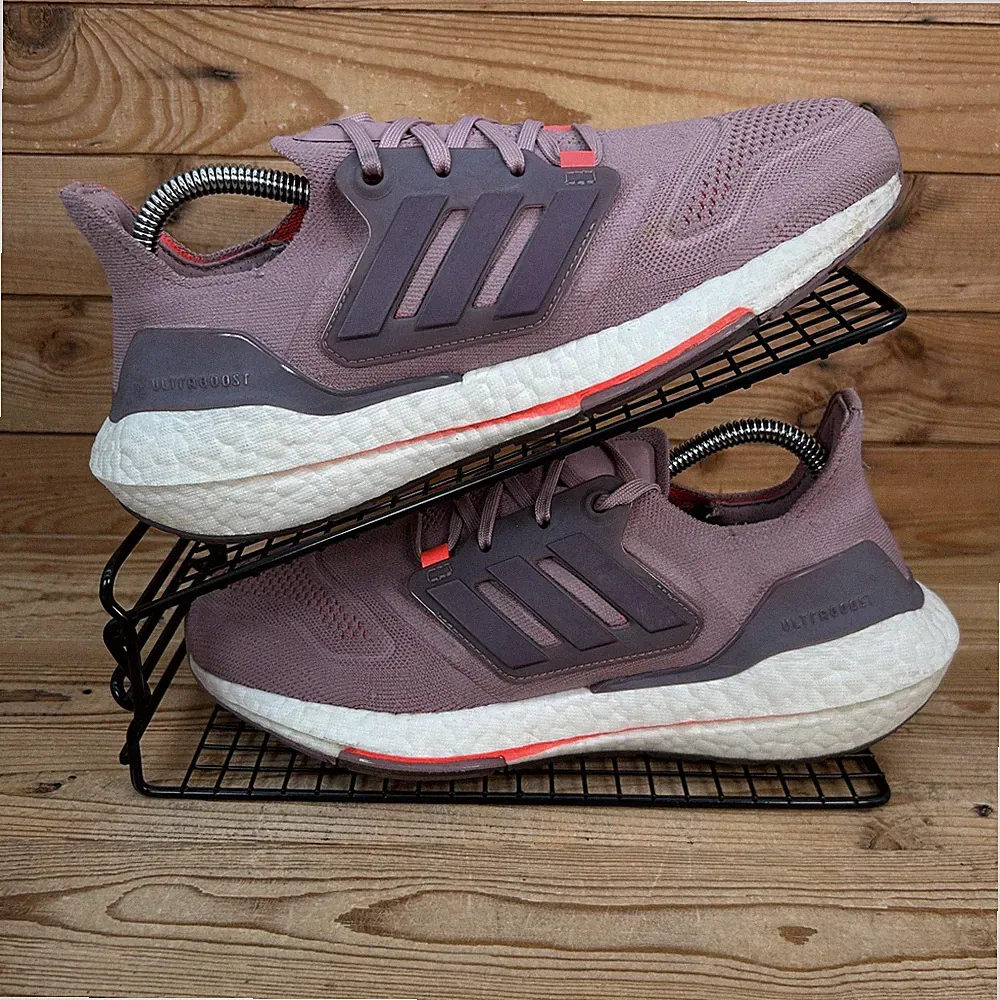 Adidas Turnschuhe Damen Größe UK 6,5 Ultra Boost 22 Lila Strick Straßenlaufschuhe