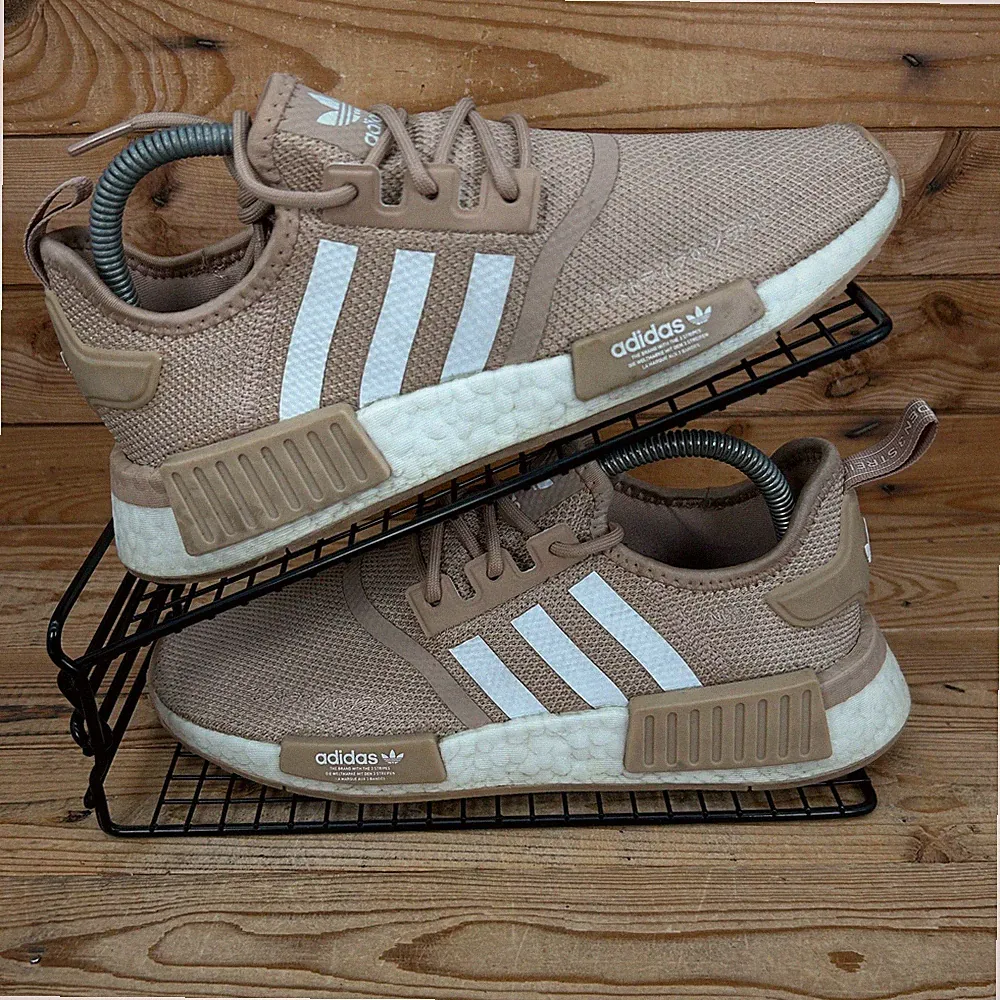 Adidas Turnschuhe Damen Größe UK 6 NMD R1 Sand Weiß Originals Boost Laufschuhe