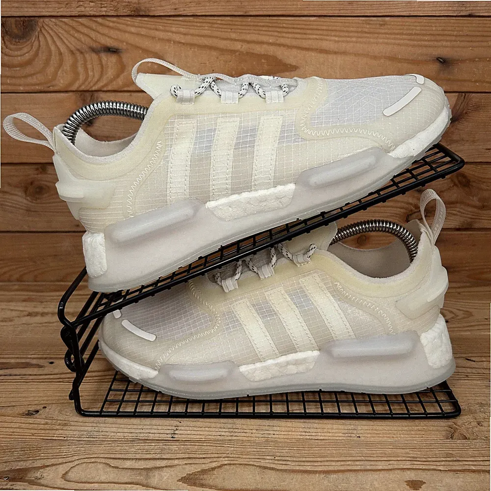 Adidas Turnschuhe Damen Größe UK 6 NMD V3 Cloud White Boost Originals Fitnessschuhe
