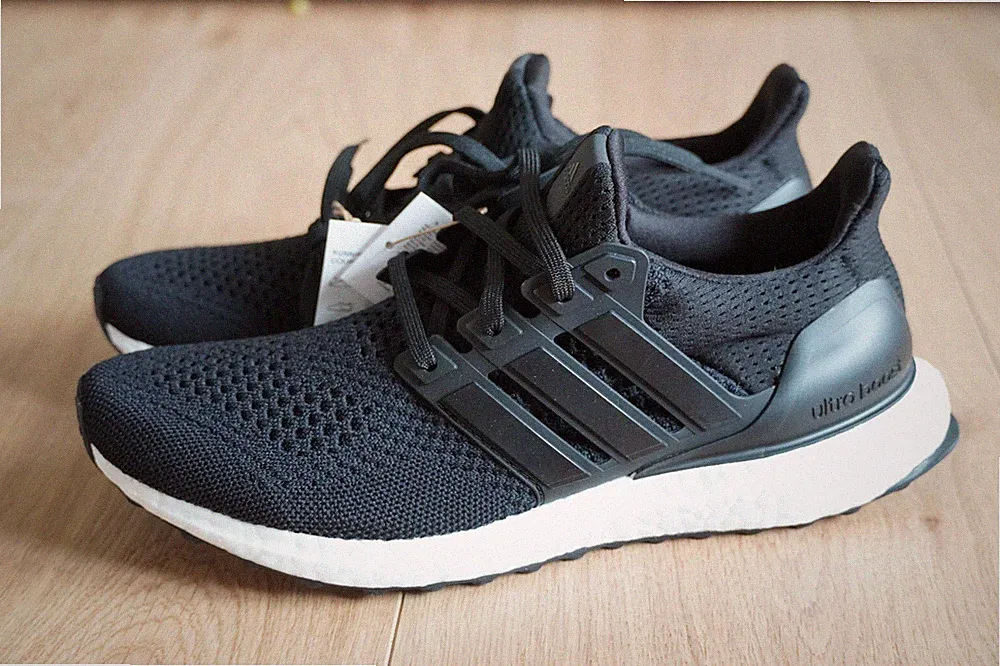 Adidas Ultraboost 1.0 Damen Sneaker Gr. 40 2/3 Laufschuhe schwarz - NEU