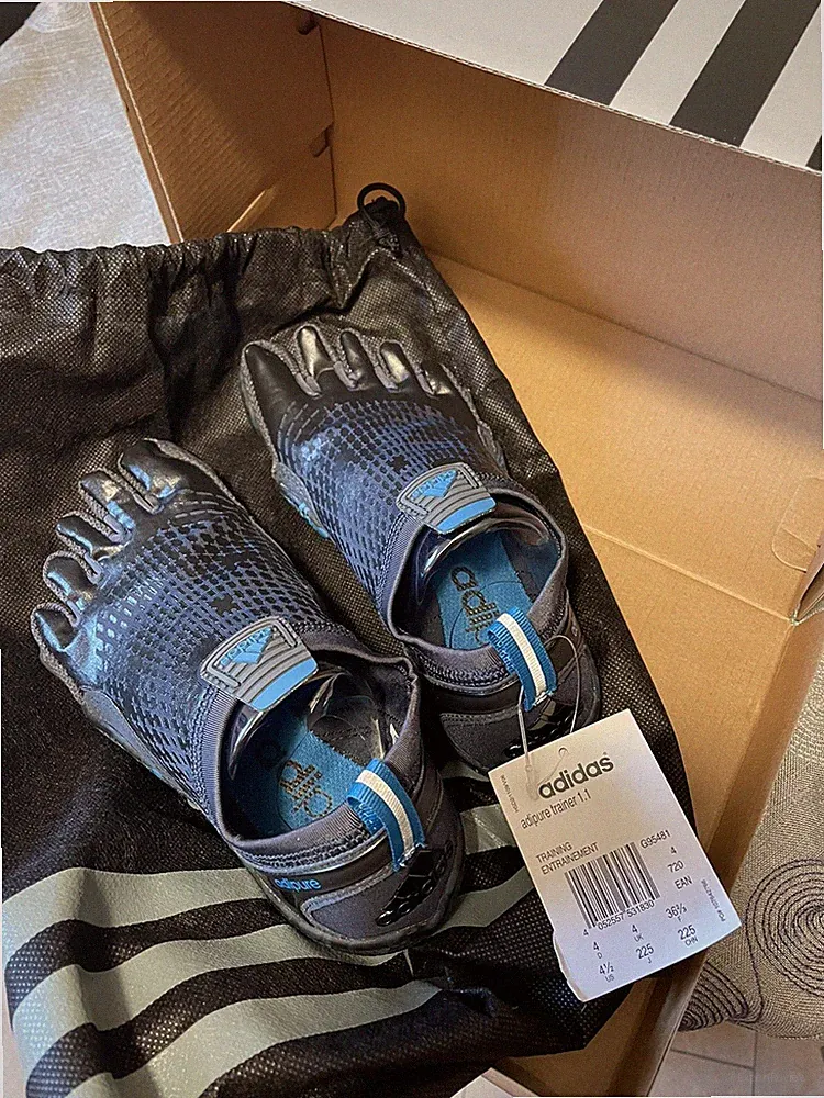ADIDAS Zehenschuh Laufschuh, adipure trainer / blau / Größe 36 2/3 neu
