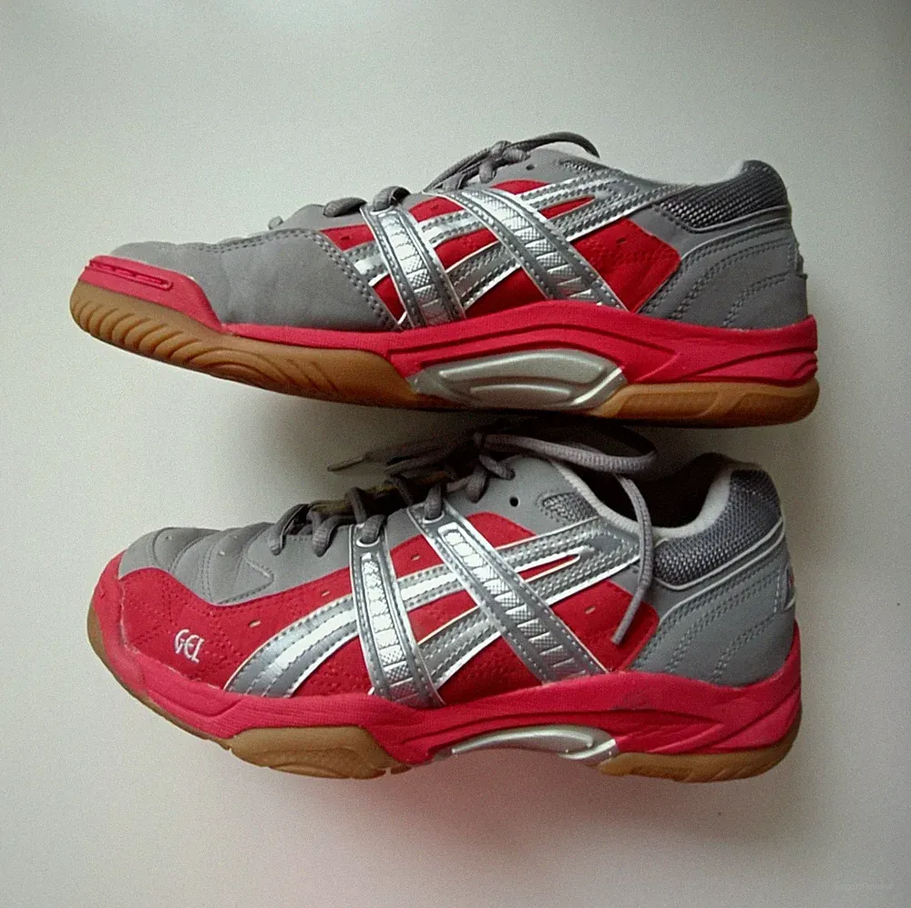 ASICS Damen Gel-Contend Sneaker Grau/Rot Leicht Laufschuhe EU 39.5