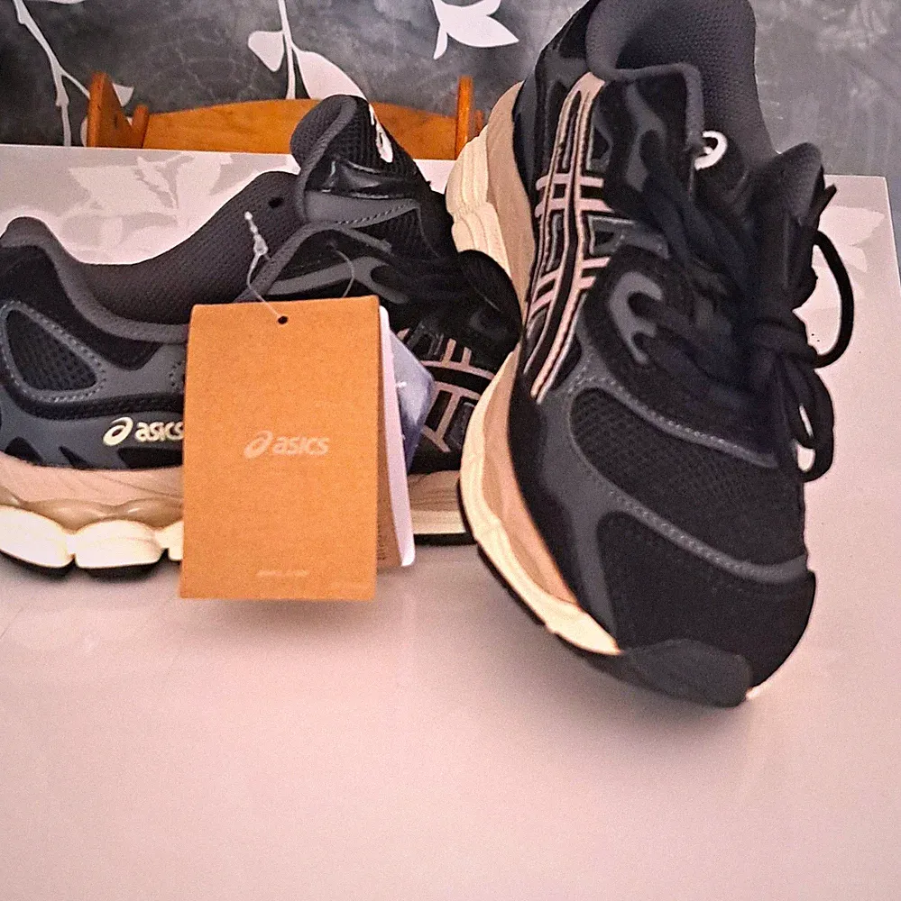 ASICS Damen GEL Sneaker Laufschuhe Mesh atmungsaktiv Schwarz/Grau EU 37