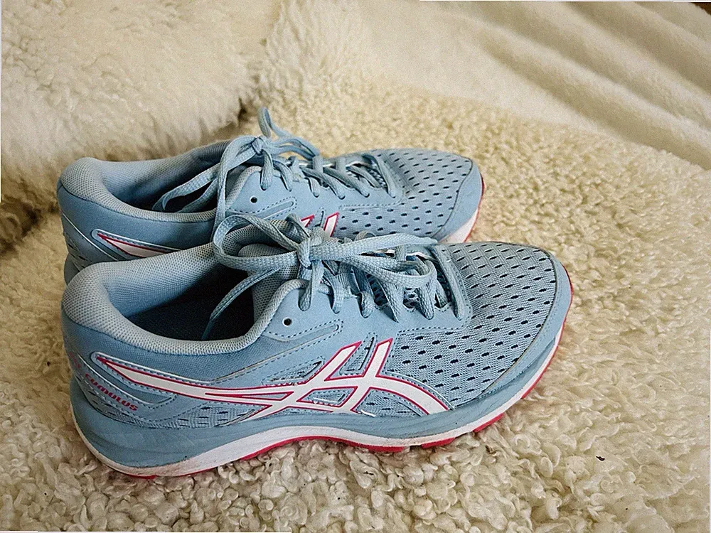 ASICS Damen Laufschuhe Gr. 36