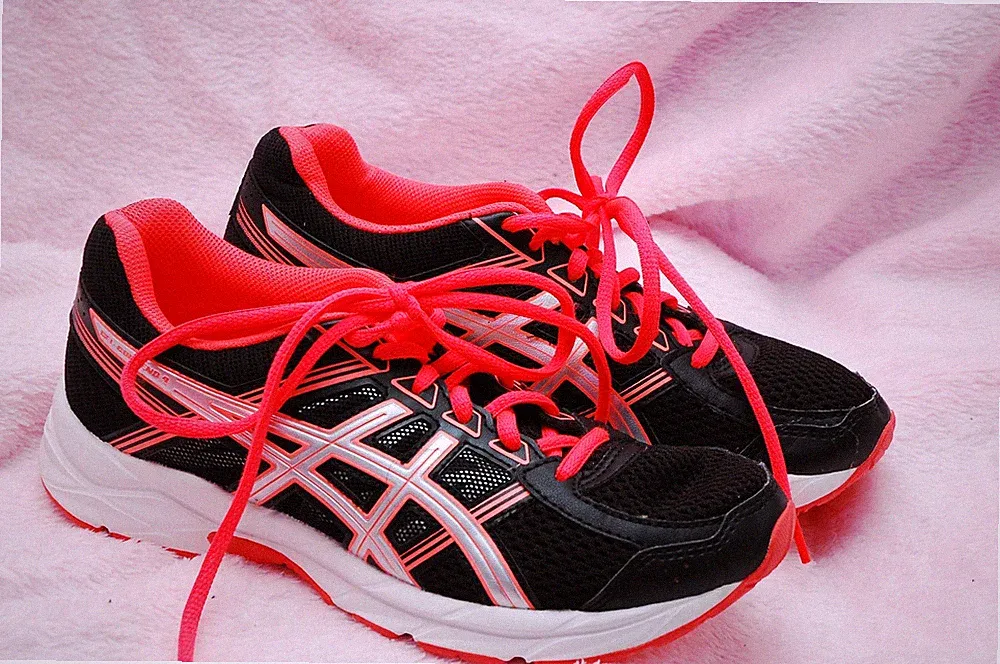 ASICS Gel‑Contend 4 Damen Laufschuhe – EU 35,5 – T765N – Schwarz/Pink – NEU