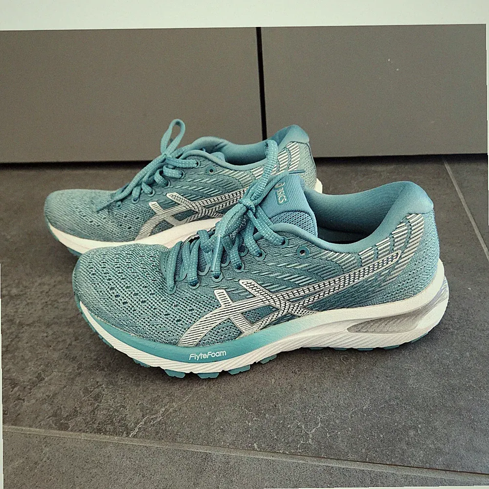 ASICS GEL-Cumulus22 Flytefoam Damen Laufschuhe Sneaker atmungsak Blau/Weiß EU 37