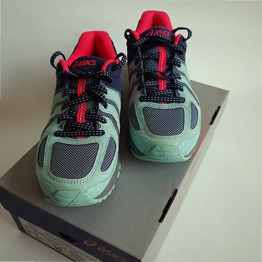 Asics Gel-Fuji Attack 5 Damen-Laufschuhe T680N - Gr.36 - Neu unbenutzt - 6720