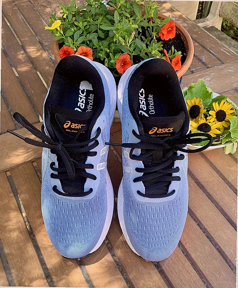 Asics Gel Gr 42 Laufschuhe , sehr gut erhalten, hellblau/weiß/orange