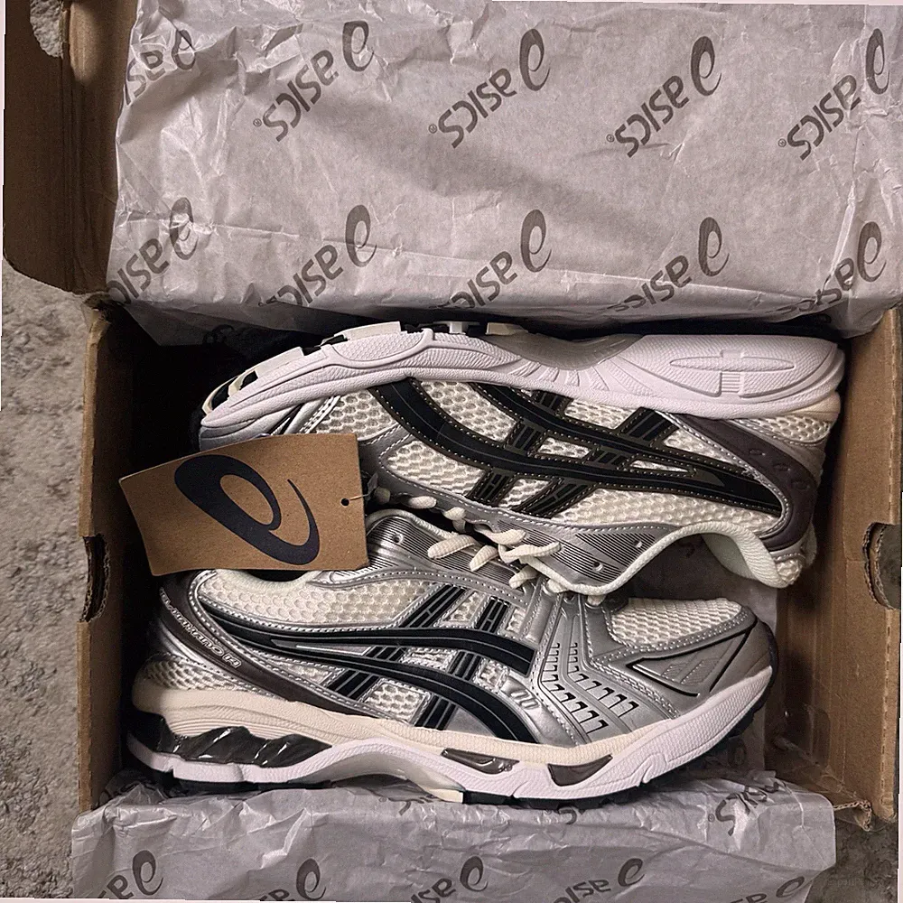 ASICS GEL-KAYANO 14 Damen Laufschuhe Silber Weiß Schwarz EU 39