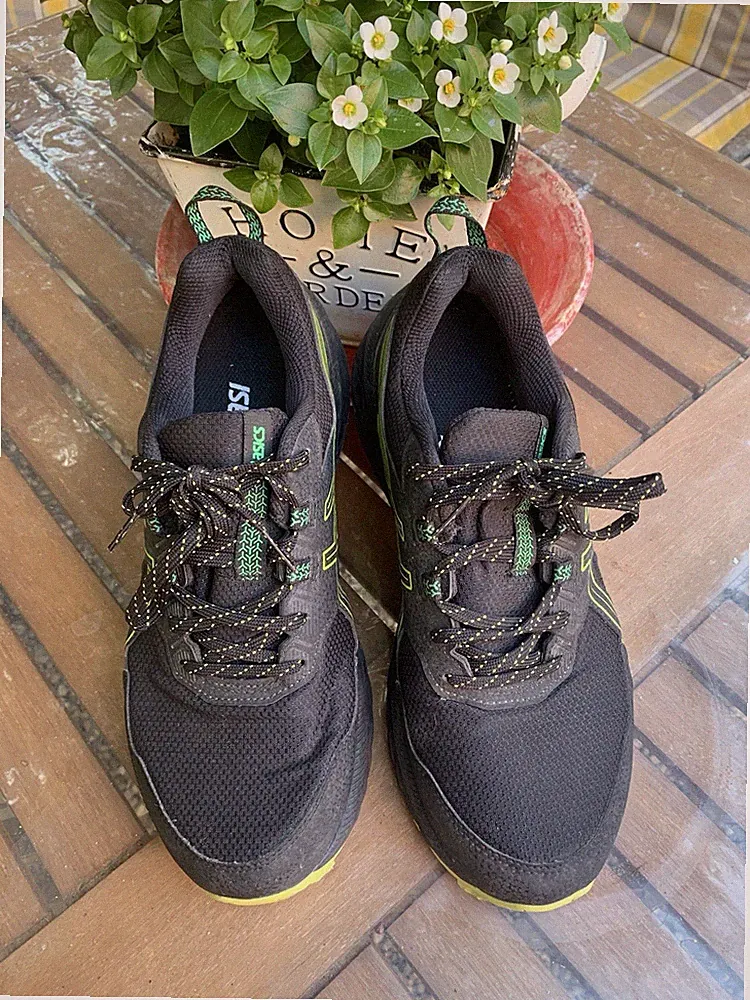 ASICS Gel Laufschuhe Gr. 42 gut erhalten Schwarz/Grün unisex
