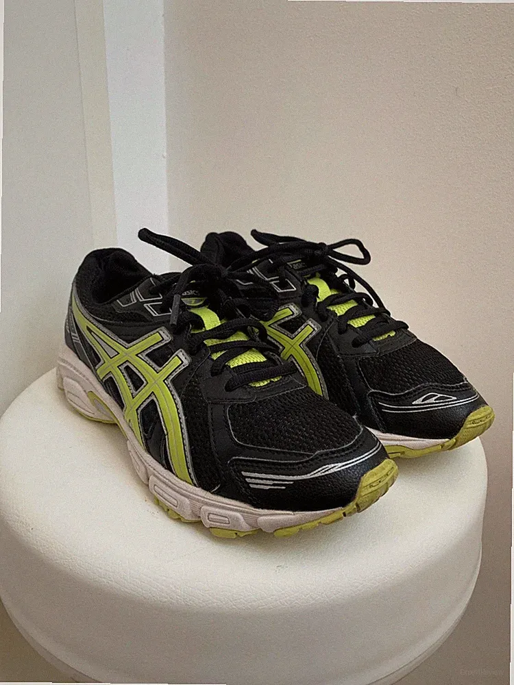Asics Gel Laufschuhe schwarz neongelb Sneaker in EU 39.5