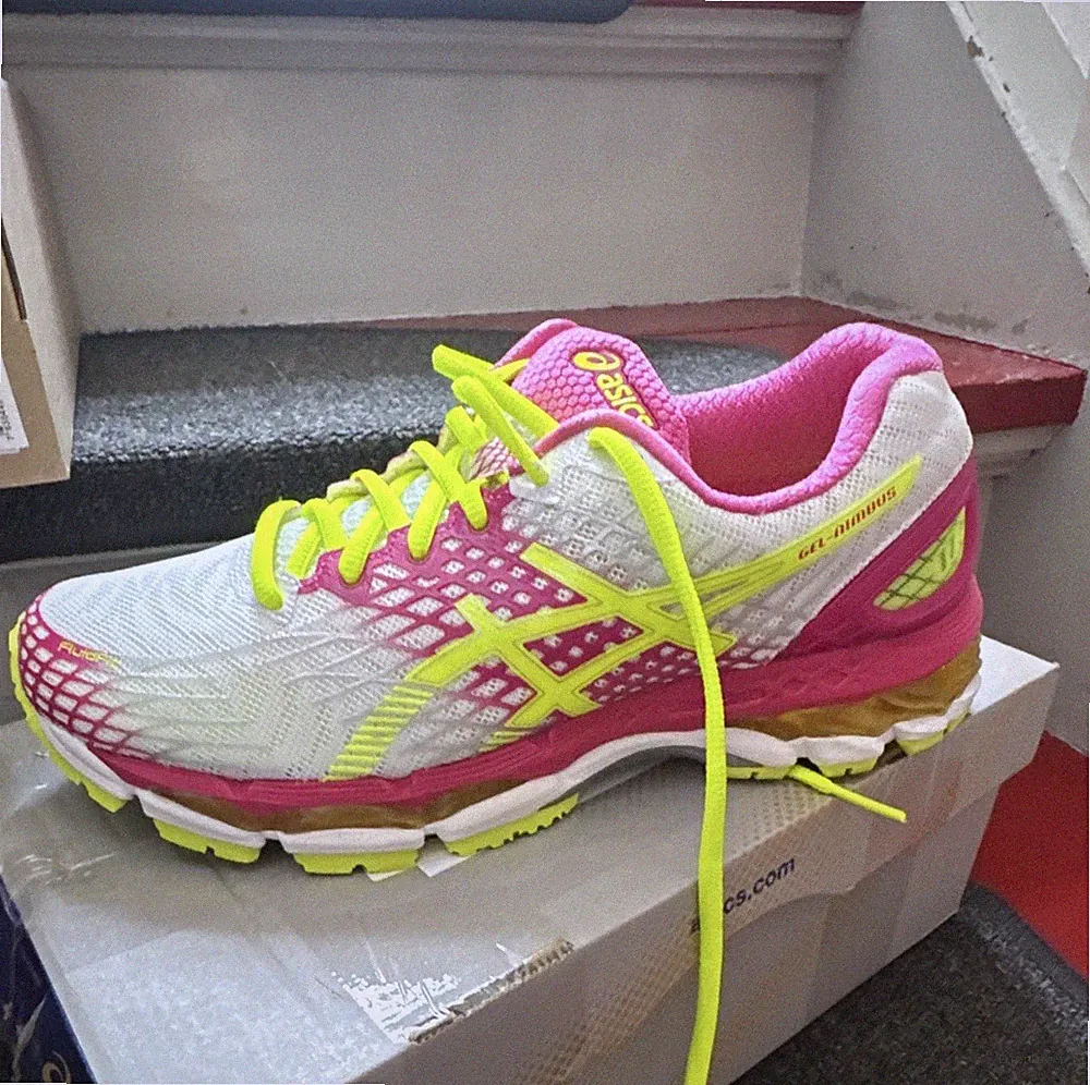 ASICS Gel-Nimbus 17 Damen Laufschuhe Mesh Dämpfung Weiß/Gelb/Pink EU 40