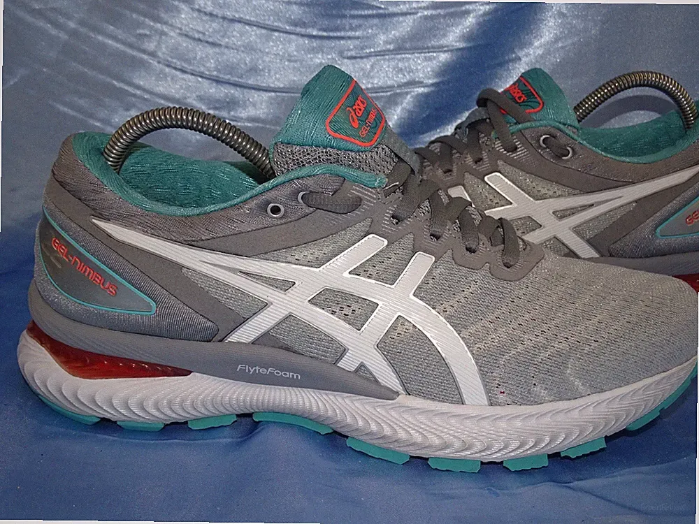 ASICS GEL NIMBUS 22 LAUFSCHUHE GR 39 DAMEN SCHUHE SILBER KAYANO CUMULUS SNEAKER