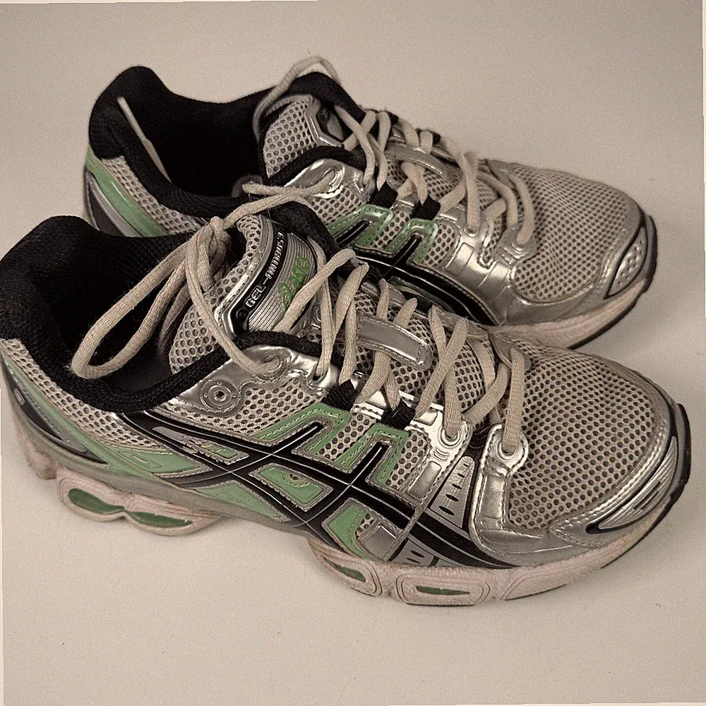 ASICS GEL-NIMBUS 9 Damen Laufschuhe Sneaker US 10 Silber Grün Schwarz