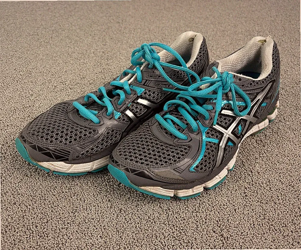 Asics GT-2000 2 Damen Laufschuh Running blau grau Gr. 40,5 US 9