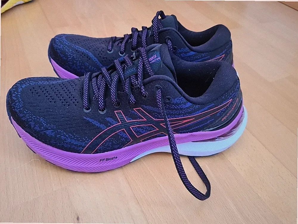 ASICS Laufschuhe blast ff Damen Größe 38 Schwarz Lila 1 Mal Getragen Top Wie Neu