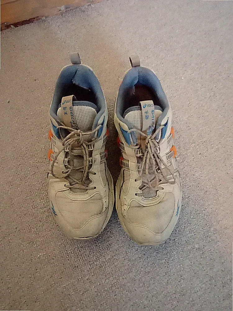 Asics Laufschuhe Damen Gr. 40 – beige/orange/blau – gebraucht