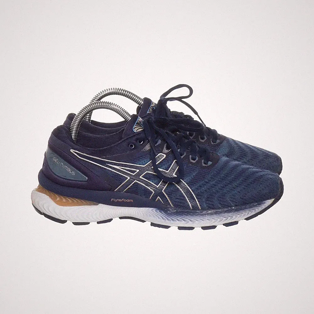 Asics, Laufschuhe, Größe: 39 1/2, model: gel-nimbus, Blau/Weiß, Damen #zxo