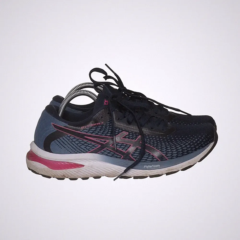 Asics, Laufschuhe, Größe: 42 1/2, model: gel-excite 9, Blau/Weiß, Damen #o3y