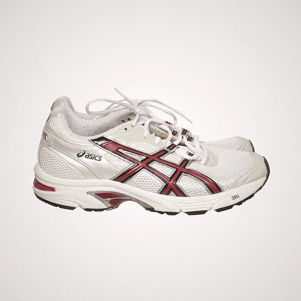 Asics, Laufschuhe, Größe: 42 1/2, Weiß/Rot/Silber, Damen #3qR