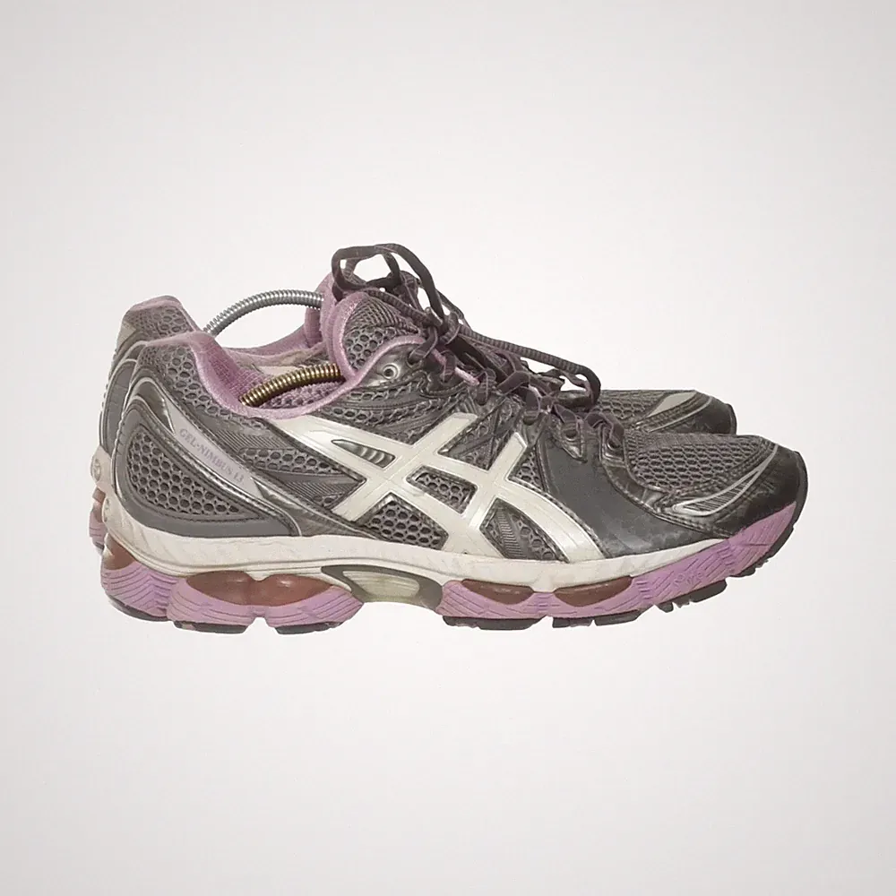 Asics, Laufschuhe, Größe: 42, Lederimitat, Grau/Lila/Weiß #xLr