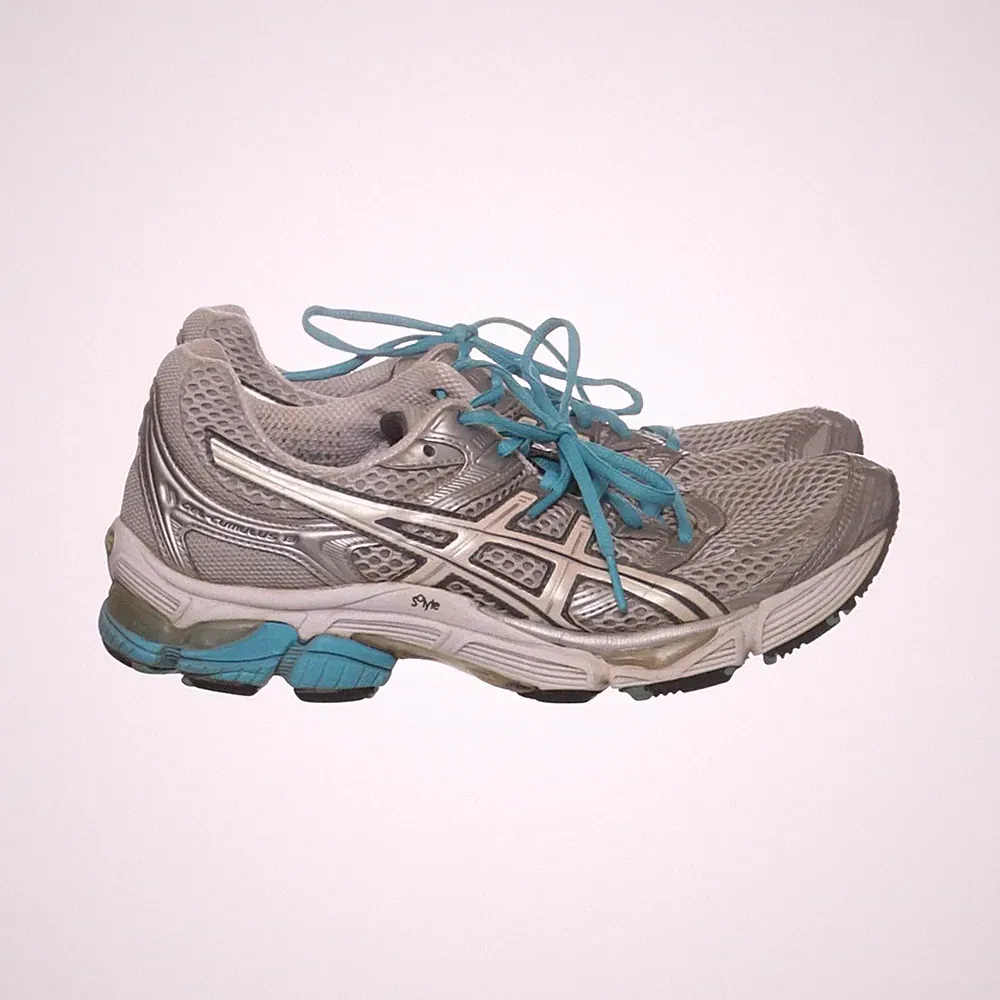 Asics, Laufschuhe, Größe: 42, Silber/Blau/Weiß, Damen #qpj