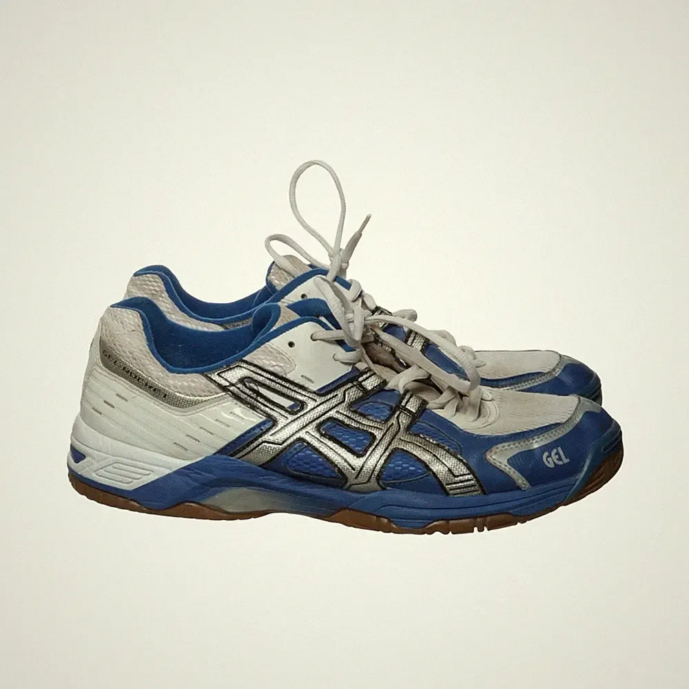 Asics, Laufschuhe, Größe: 43 1/2, Blau/Weiß/Grau, Unisex (Erwachsene) #ylg