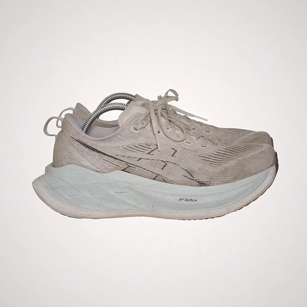 Asics, Laufschuhe, Größe: 43 1/2, Superblast, Beige/Weiß/Schwarz, Damen #7Ml