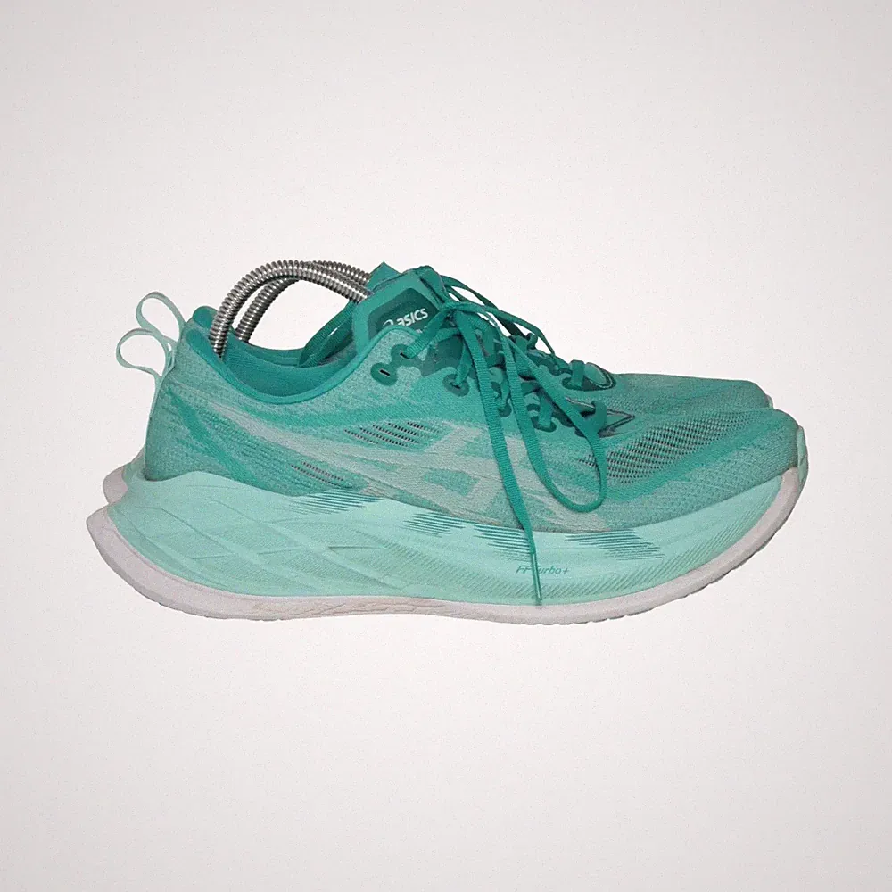 Asics, Laufschuhe, Größe: 44 1/2, model: superblast, Grün, Damen #UKs