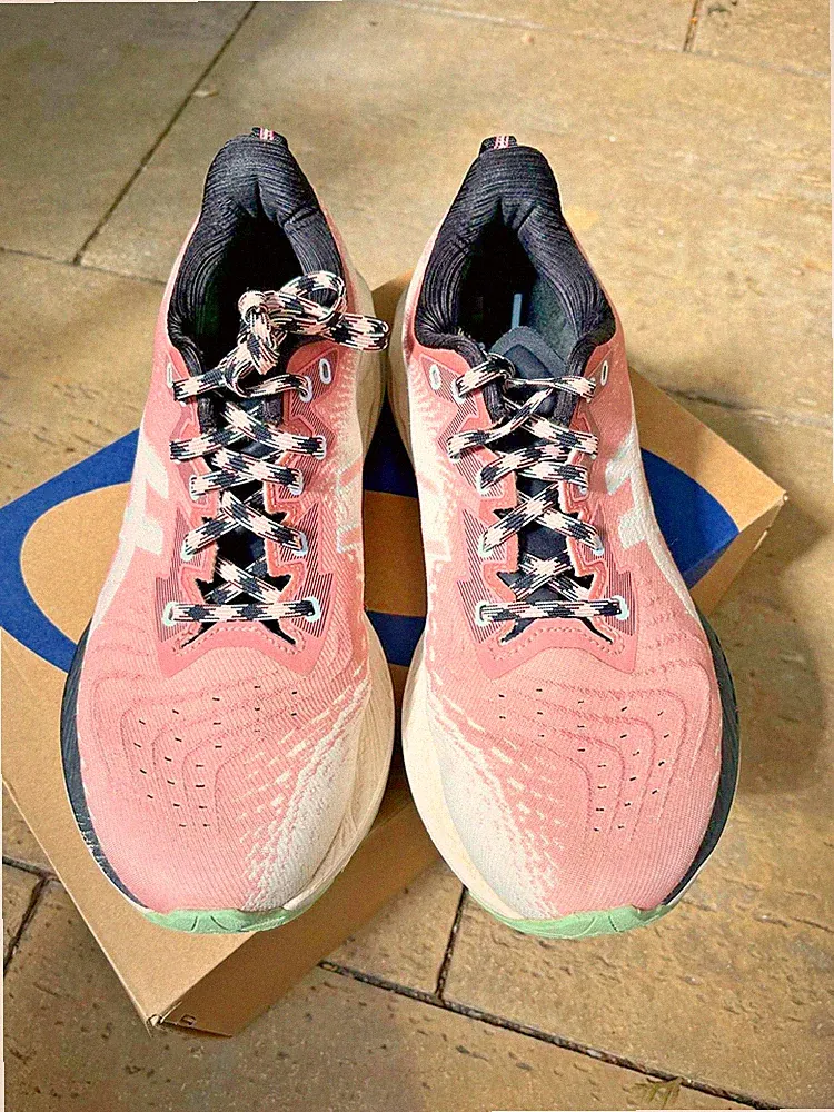 ASICS Novablast 4 Gr. 43,5 – Laufschuhe – super Dämpfung