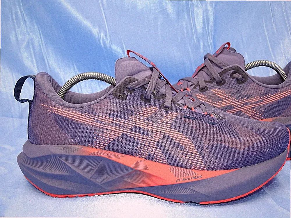ASICS NOVABLAST 5 SNEAKER GR 40 SCHUHE DAMEN LAUFSCHUHE lila KAYANO NIMBUS / A4