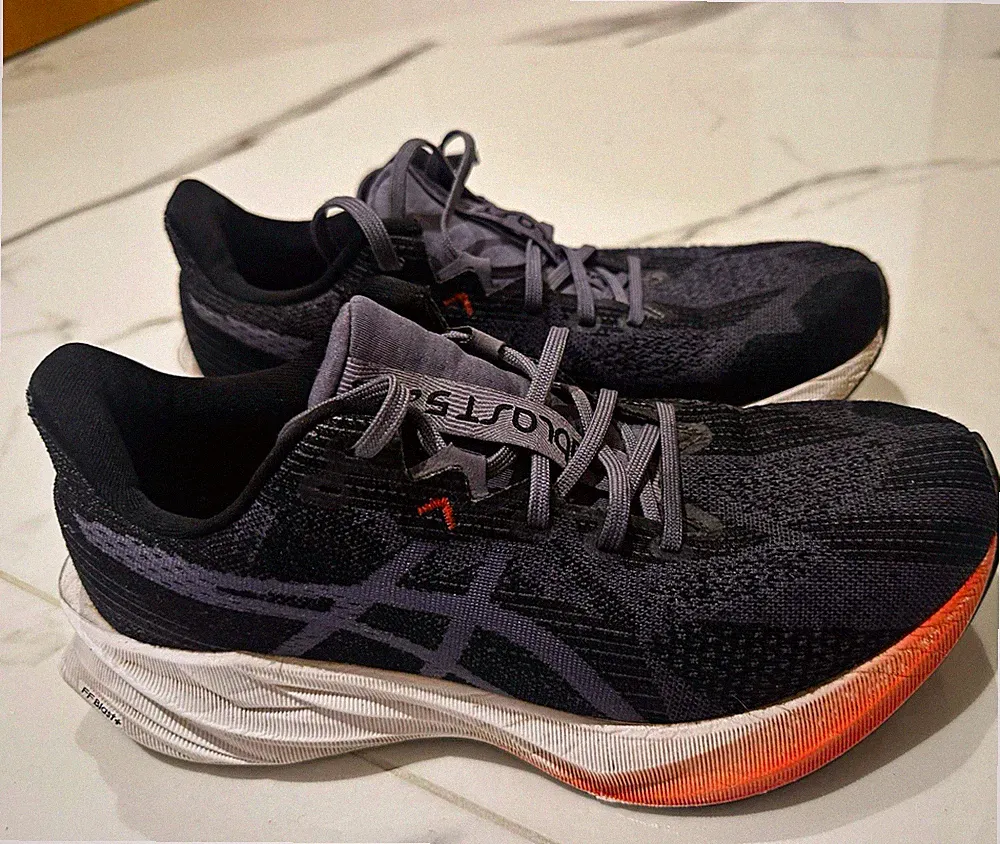 ASICS Novablast damen unisex Laufschuhe Mesh atmungsaktiv Schnürung EU 39,5
