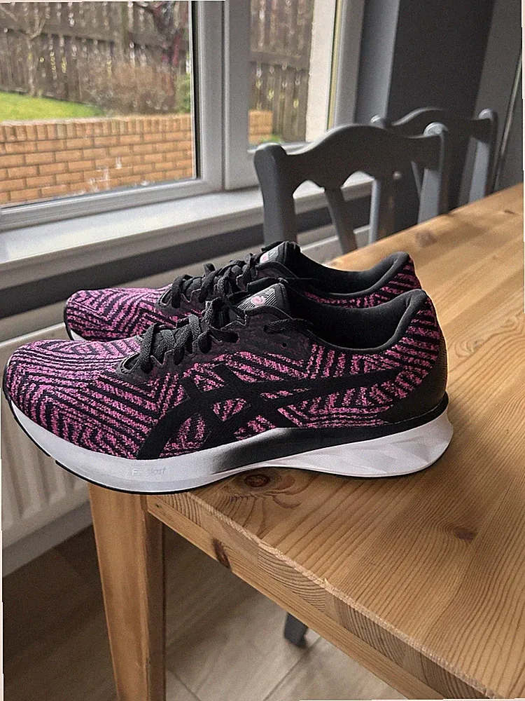 Asics Road Blast Damen Laufschuhe UK8 schöner Zustand