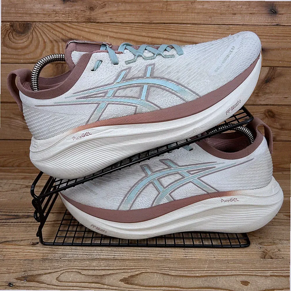 Asics Turnschuhe Damen Gr. UK 8,5 Gel Nimbus 27 weiß rosegold Straßenlaufschuhe