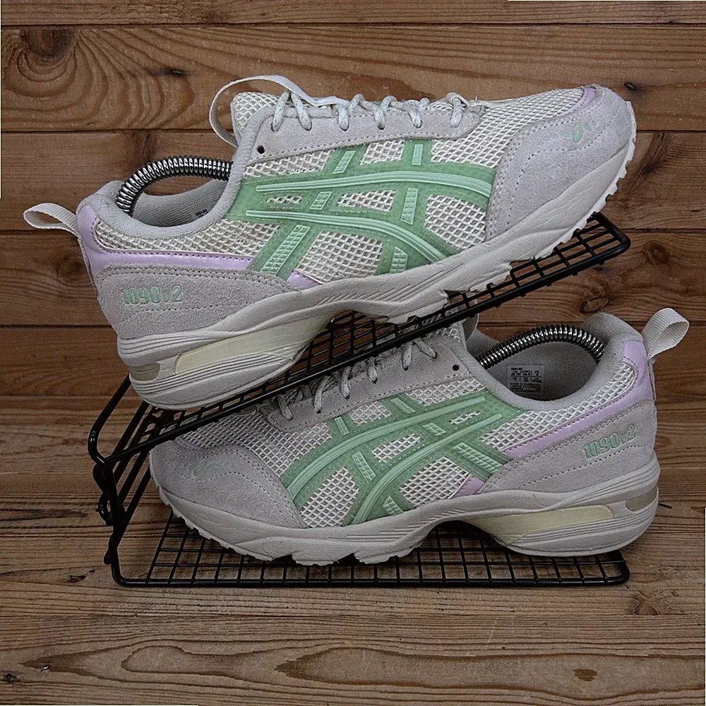 Asics Turnschuhe Damen Größe UK 7 Gel 1090 V2 creme jadegrün Mesh Laufschuhe