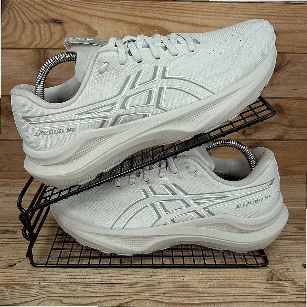 Asics Turnschuhe Damengröße UK 7 GT 2000 14 haferflockenweiß Straßenlauf Fitnessschuhe