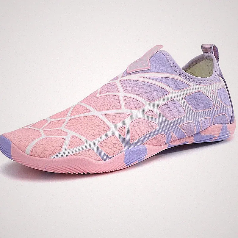 Lila Barfußlaufschuhe