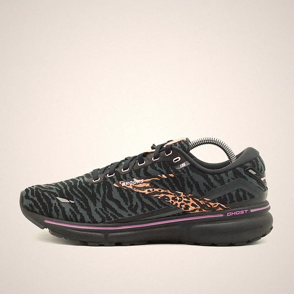 Brooks Damen Ghost 15 Sneaker EU 43 Schwarz/Rosa Animal-Print Dämpfend