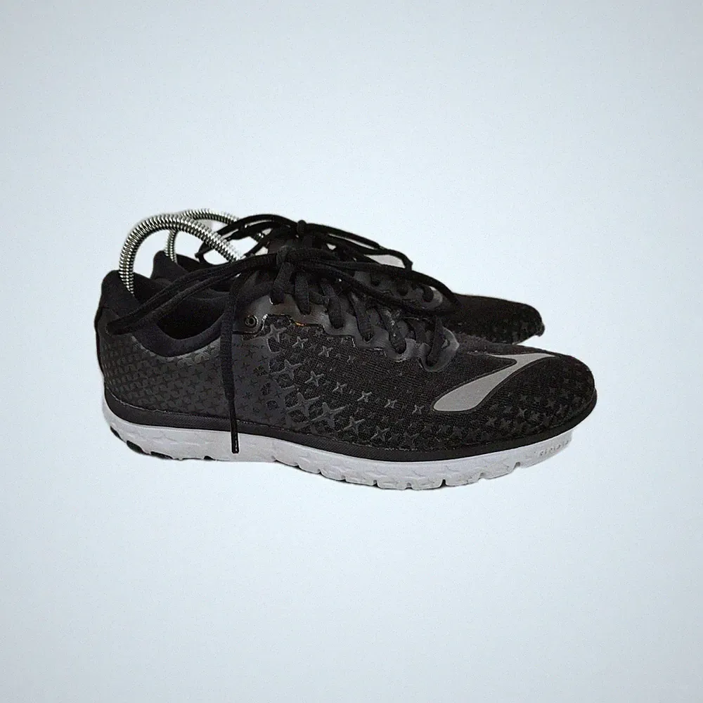 Brooks Damen Laufschuhe Gr. 38 Schwarz Logo Schnürung